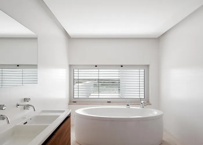 Villa Spacious Sunset With Breathtaking View Portimao